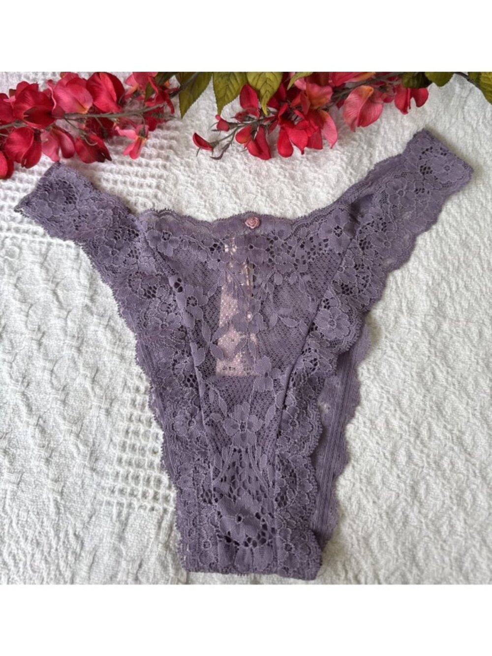 VICTORIA'S SECRET M PURPLE LACE BRAZILIAN DREAM ANGELS PANTIES NWT